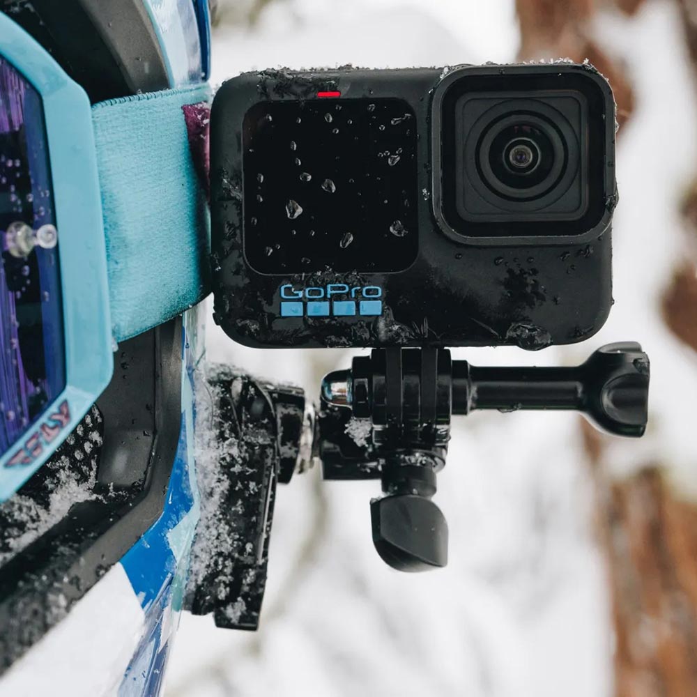 Fixation frontale et latérale pour casque