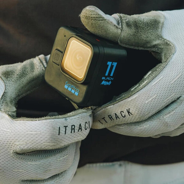 Pack caméra Hero11 Black Mini Specialty + carte SD 64 Go