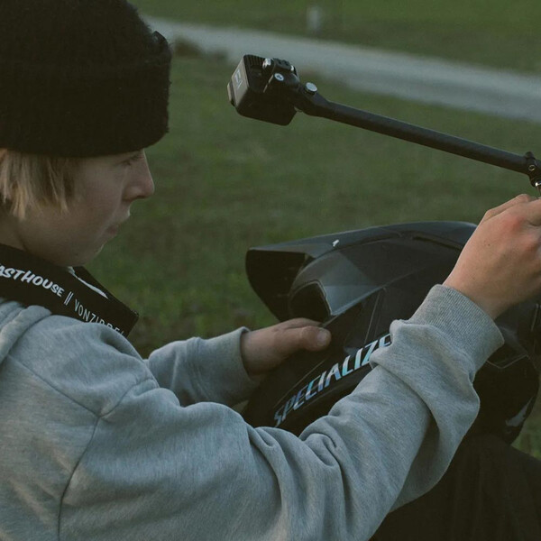 Bras d'extension Boom et fixations adhésives