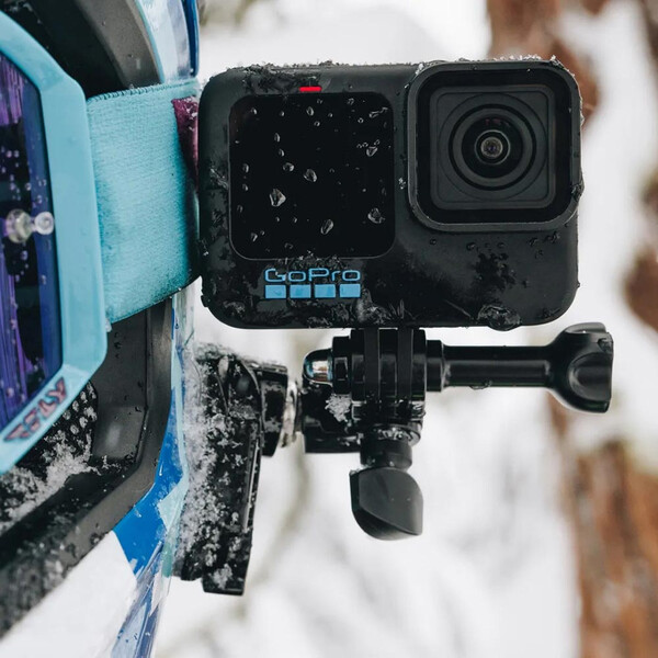 Fixation frontale et latérale pour casque